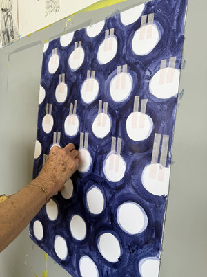 Abstrakte Form / Dez. 2025 / abgeleitet von einem Kissen mit Pailletten